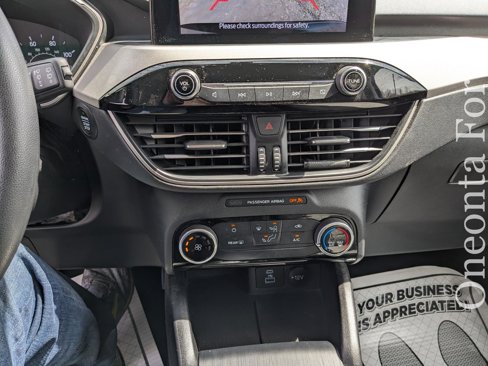Used 2022 Ford Escape SE image 13