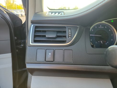 Used 2017 Toyota Camry LE image 20