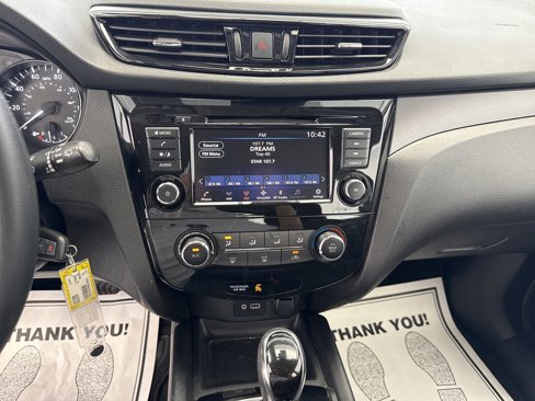 Used 2021 Nissan Rogue Sport S image 10