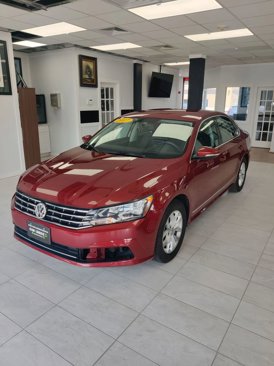 Used 2017 Volkswagen Passat 1.8T S image 1