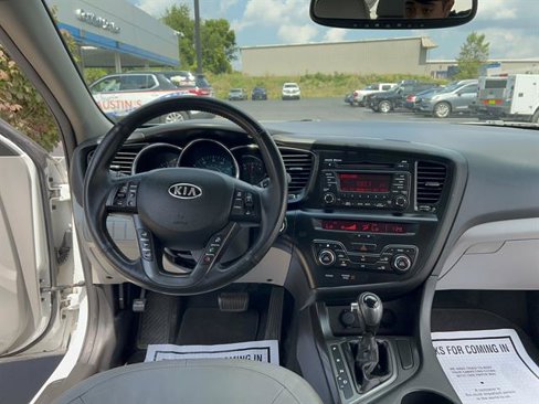 Used 2011 Kia Optima EX image 19