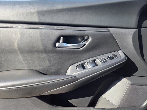 Used 2024 Nissan Sentra SV image 18