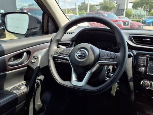 Certified 2022 Nissan Rogue Sport S image 16