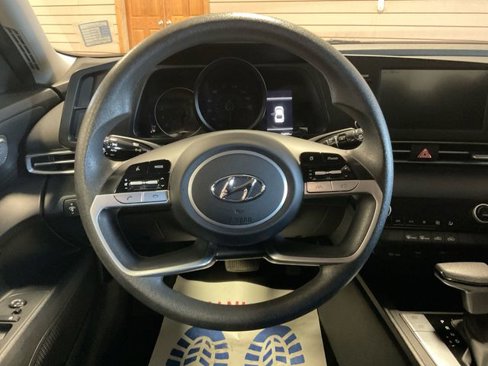 Used 2023 Hyundai Elantra SEL image 16