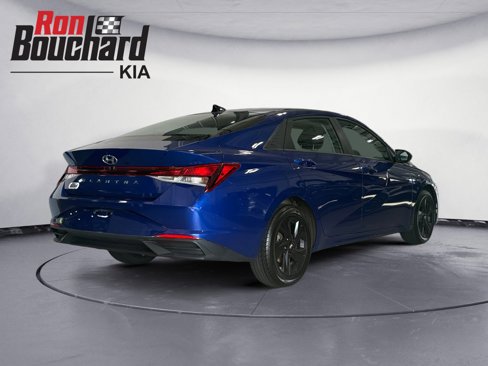 Used 2021 Hyundai Elantra SEL w/ Cargo Package image 2