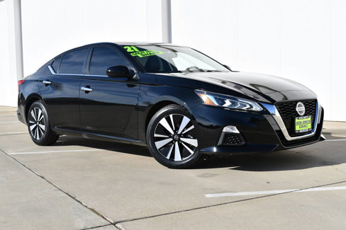 Used 2021 Nissan Altima 2.5 SV image 2