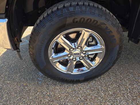 Used 2017 Ford F150 XLT image 9