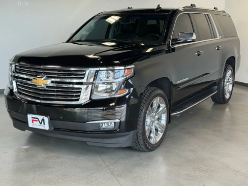 Used 2016 Chevrolet Suburban LTZ image 3
