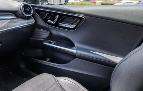 Used 2022 Mercedes-Benz C 300 Sedan image 11