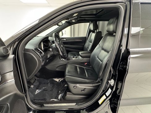 Used 2018 Jeep Grand Cherokee Limited image 10