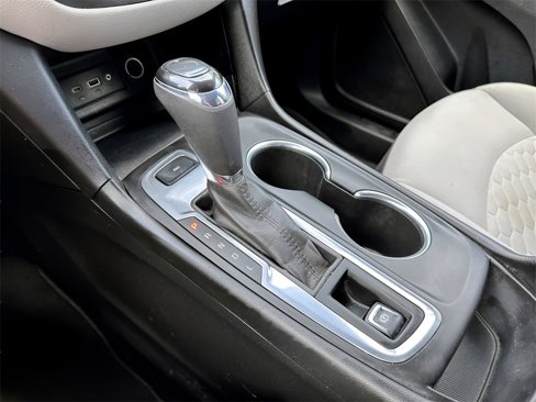 Used 2020 Chevrolet Equinox LS w/ LS Convenience Package image 18