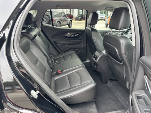 Used 2023 GMC Terrain SLT image 17