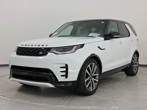 Used 2024 Land Rover Discovery Dynamic SE image 1