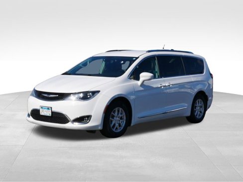 Used 2020 Chrysler Pacifica Touring-L image 3
