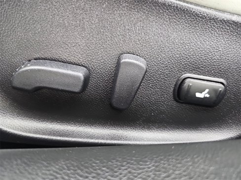 Used 2014 INFINITI Q60 Convertible w/ Sport Package image 37