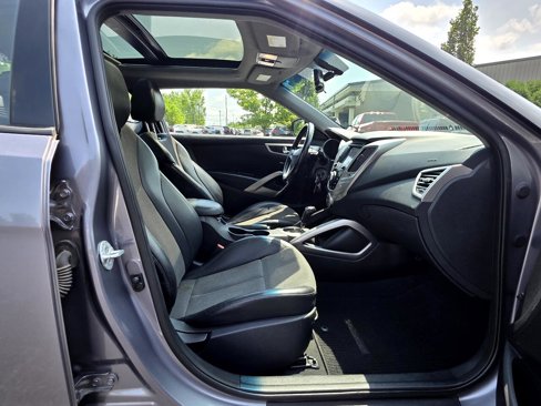 Used 2013 Hyundai Veloster w/ Style Pkg image 35