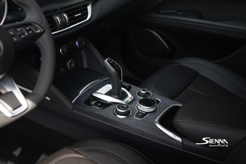 Used 2020 Alfa Romeo Stelvio image 25