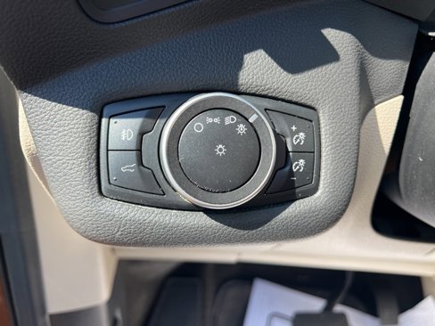 Used 2017 Ford Escape SE w/ Equipment Group 201A image 19