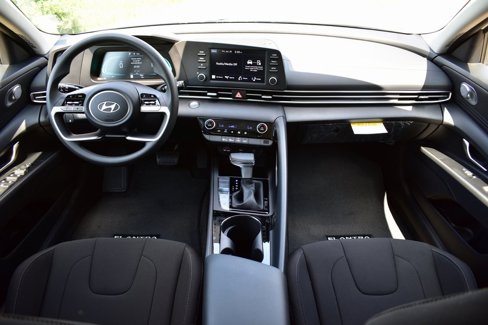 New 2025 Hyundai Elantra Blue image 24