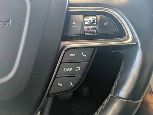 Used 2020 Lincoln Nautilus Reserve image 16