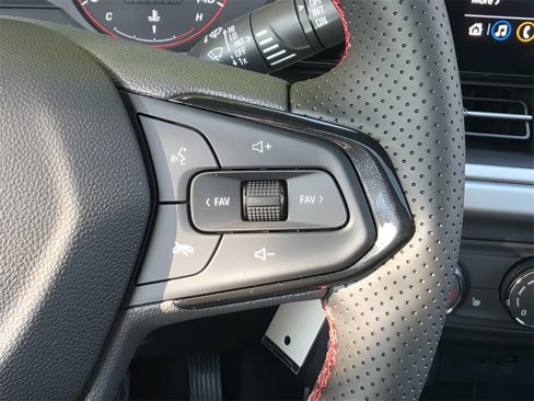 New 2025 Chevrolet Trax RS w/ Sunroof Package image 20