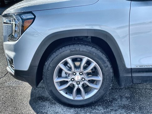 Used 2024 GMC Terrain SLT image 40
