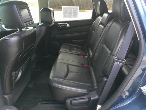 Used 2013 Nissan Pathfinder Platinum w/ Platinum Premium Pkg image 12