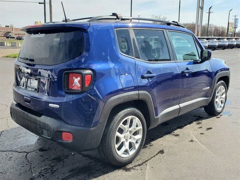 Used 2018 Jeep Renegade Latitude w/ Cold Weather Group image 5