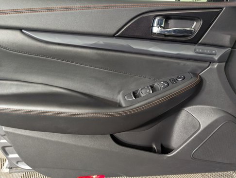 Used 2019 Nissan Maxima SR w/ Premium Package image 15