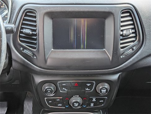 Used 2018 Jeep Compass Latitude w/ Popular Equipment Group image 17