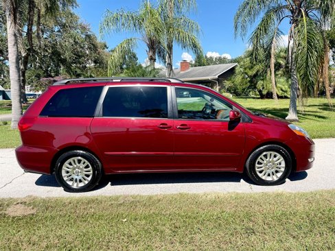Used 2008 Toyota Sienna XLE Limited image 10