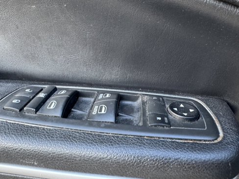 Used 2019 Chrysler 300 S image 23