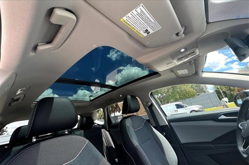 Certified 2023 Volkswagen Taos SE w/ Panoramic Sunroof Package image 21