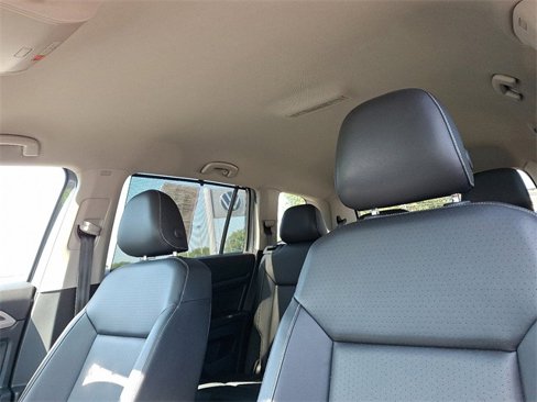 Used 2021 Volkswagen Atlas SE w/ Towing Package image 14