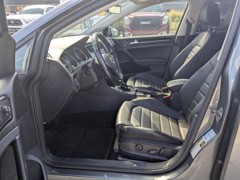 Used 2017 Volkswagen Golf SEL image 16