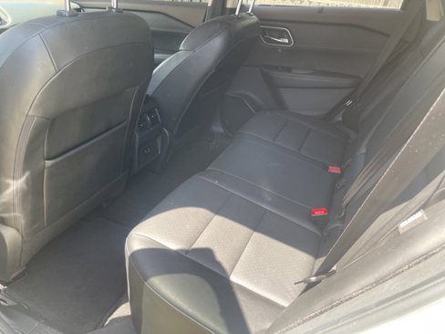 Certified 2021 Nissan Rogue SV image 7