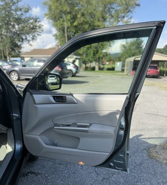 Used 2010 Subaru Forester 2.5X image 10