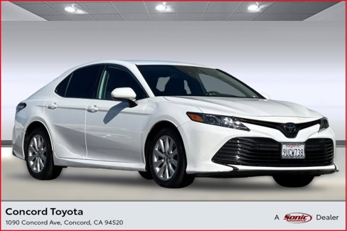 Certified 2020 Toyota Camry LE image 1
