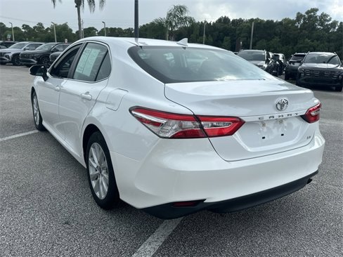 Used 2020 Toyota Camry LE image 8