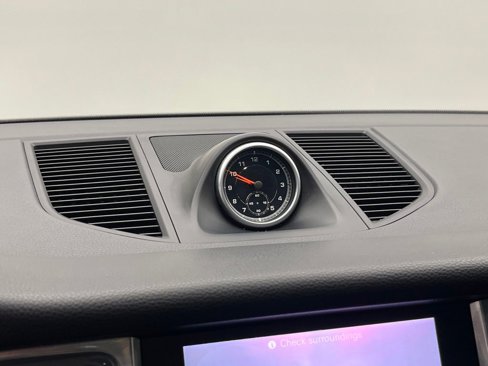 Used 2018 Porsche Macan S image 23