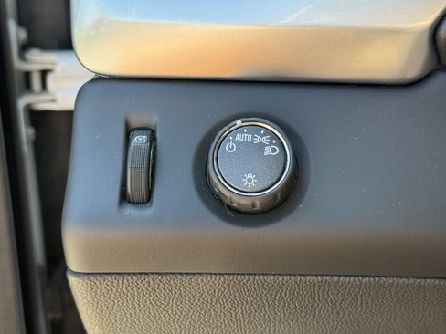 Used 2019 Chevrolet Suburban LT image 23