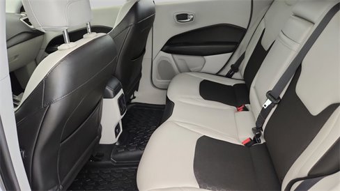 Used 2018 Jeep Compass Latitude image 19