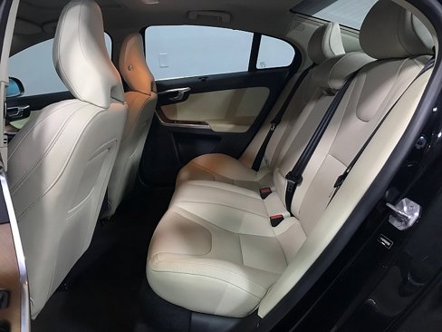 Used 2016 Volvo S60 T5 Inscription Platinum image 17