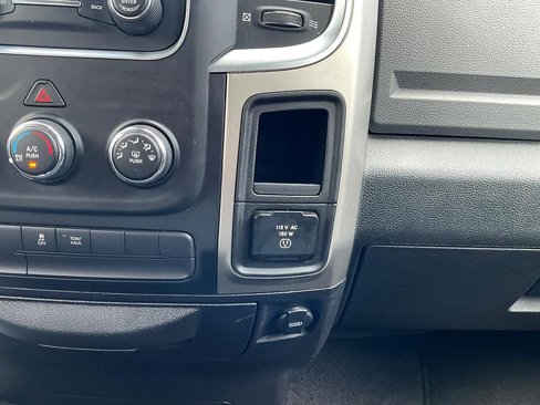 Used 2015 RAM 1500 SLT image 27