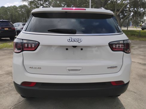 Used 2024 Jeep Compass Latitude image 6