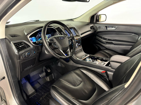Used 2019 Ford Edge Titanium image 11