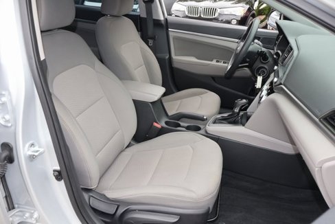 Used 2019 Hyundai Elantra SEL image 17