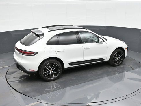 Used 2025 Porsche Macan image 30