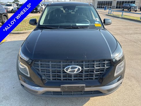 Used 2021 Hyundai Venue SE image 2