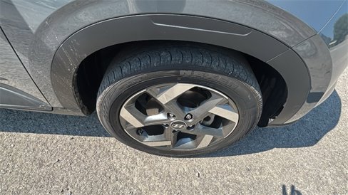 Used 2024 Hyundai Venue SEL image 25